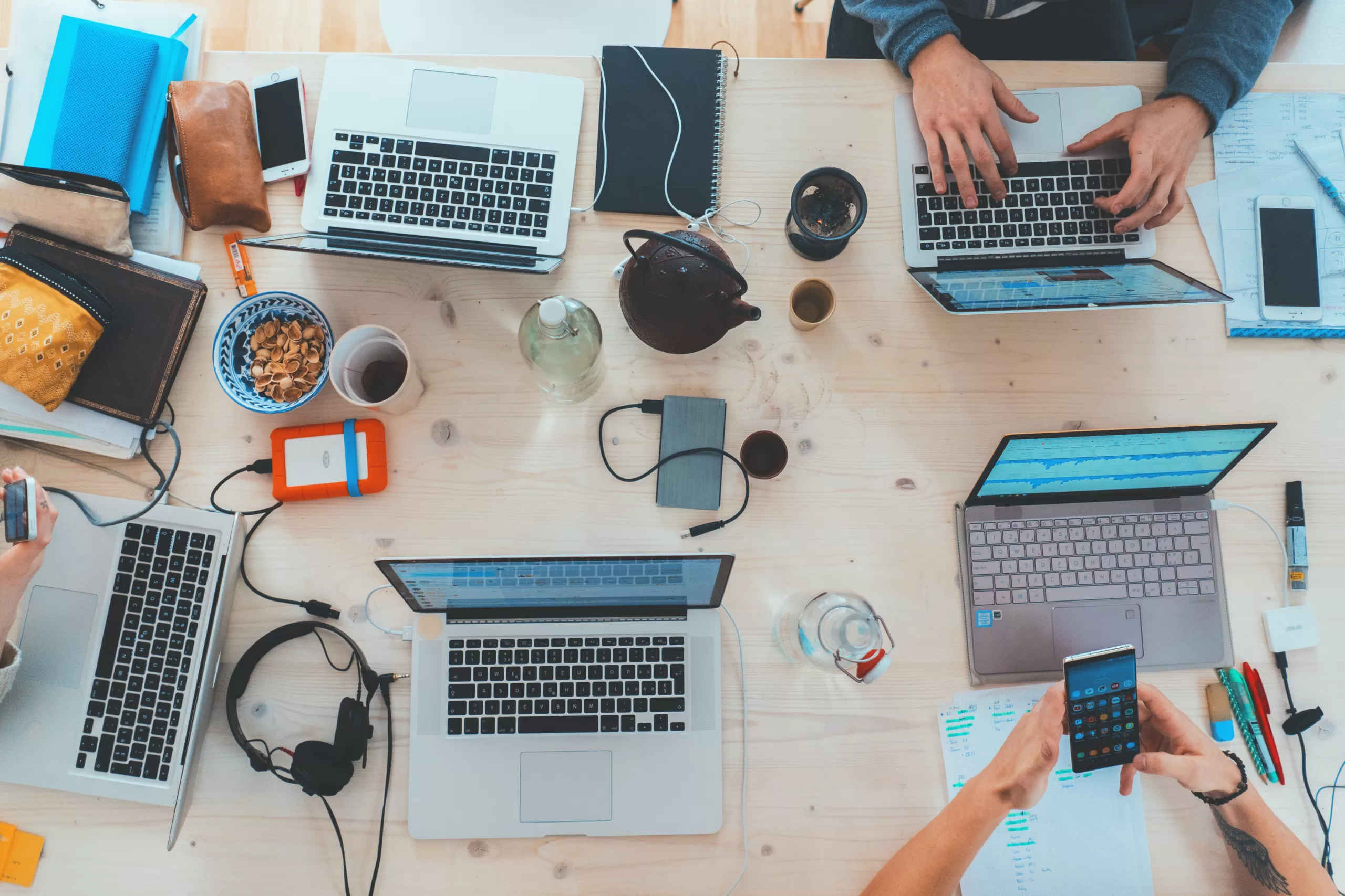 How to Write Effective Business Greetings in English: A Guide for Non-Native Speakers